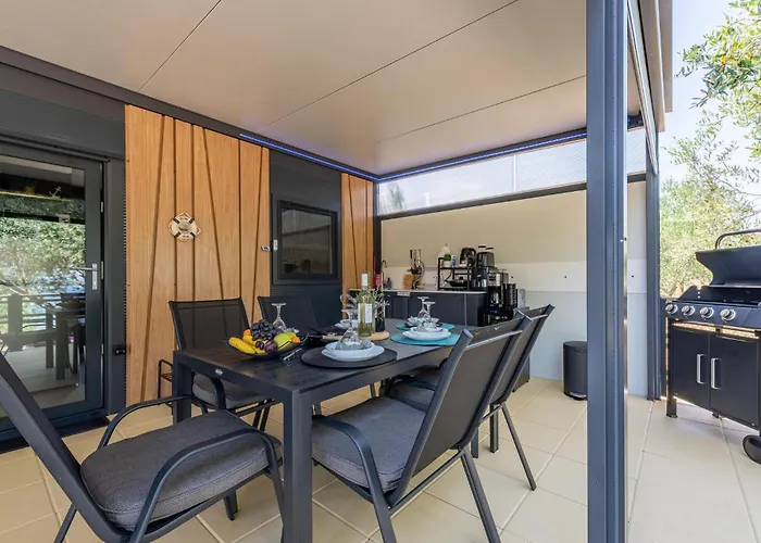 Stunning In تكون